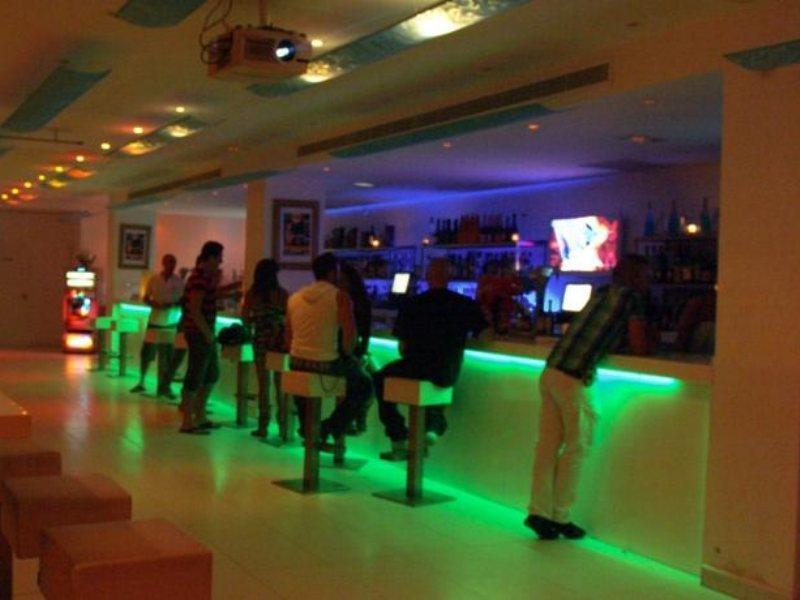 อปาร์ตาเมนโตส โบราโบรา - สำหรับผู้ใหญ่เท่านั้น Aparthotel ปลายาเดนบอสซา ภายนอก รูปภาพ