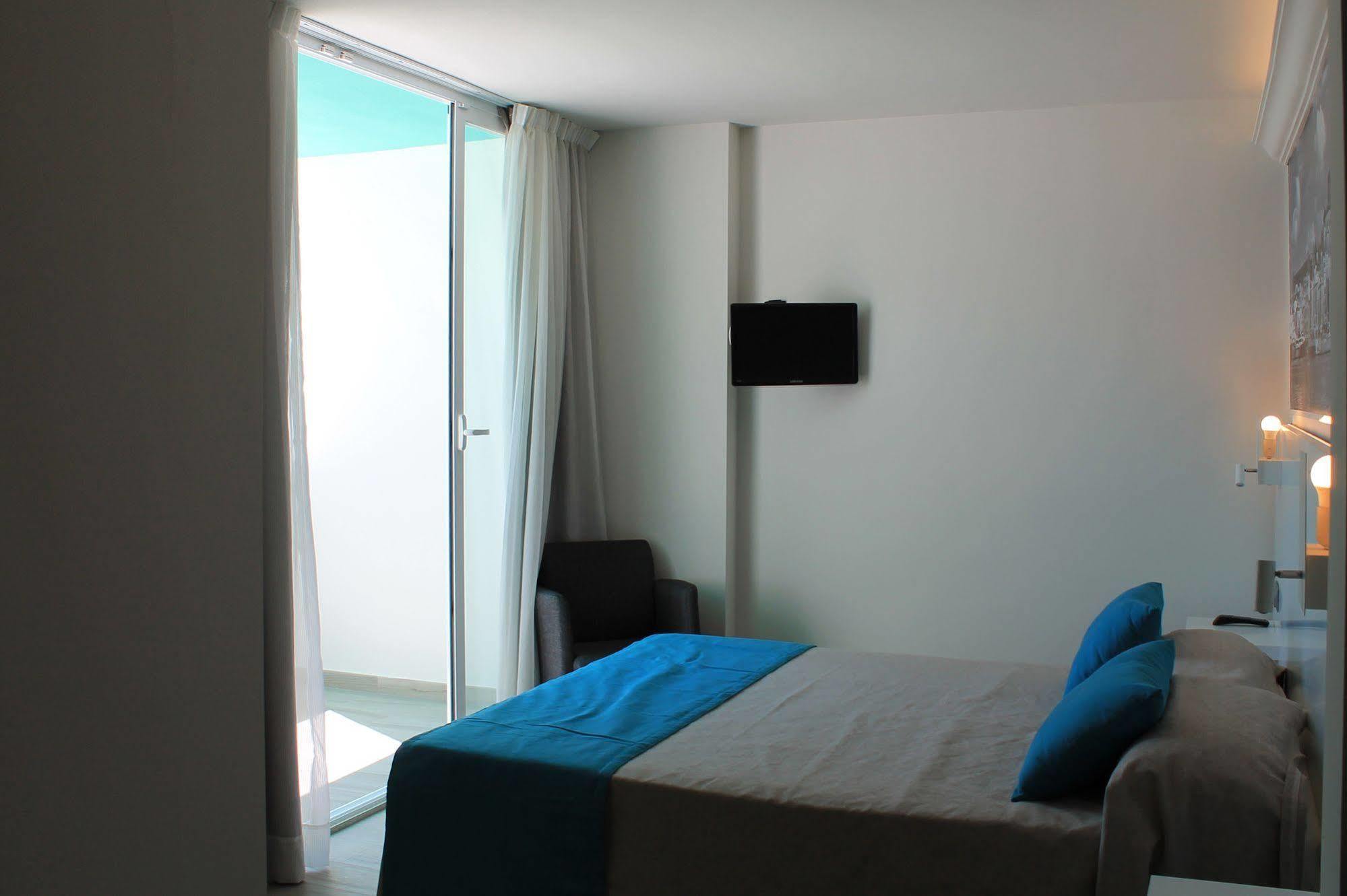 อปาร์ตาเมนโตส โบราโบรา - สำหรับผู้ใหญ่เท่านั้น Aparthotel ปลายาเดนบอสซา ภายนอก รูปภาพ